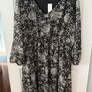 Kaileigh Black and White Floral Long Sleeve Dress